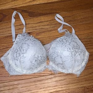 Victoria’s Secret Lace Shimmer Dream Angels Push-Up Bra 32C